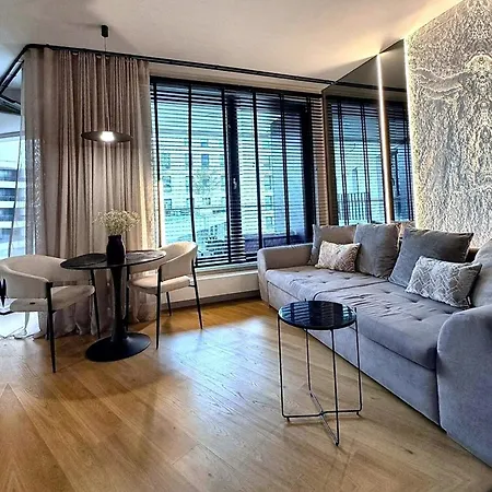 Portova Modern & Parking By Downtown Appartamento Gdynia